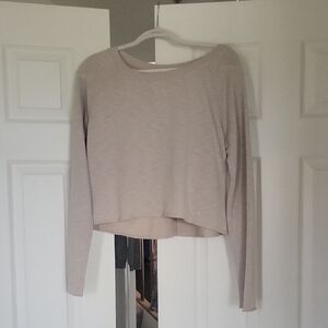 Under Armor Women's Cream Long Sleeve Crop Top